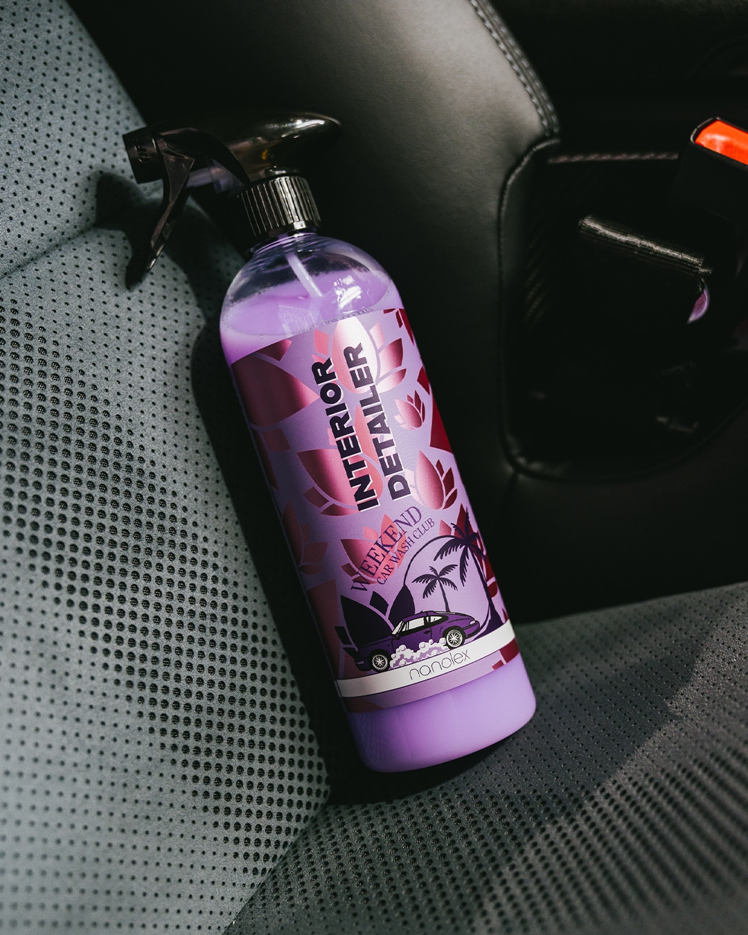 Nanolex Interior Detailer Anwendung – Gründliche Reinigung von Armaturenbrett, Kunststoff und Leder, streifenfrei und materialschonend, Deutsche Qualität