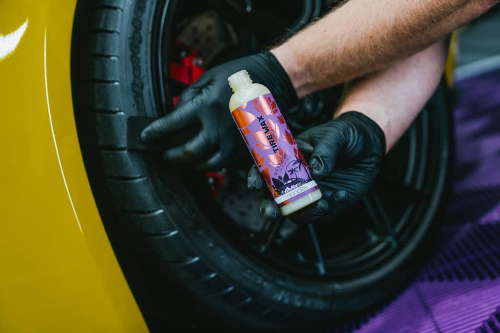 Nanolex Tire Wax Anwendung – Premium Reifenwachs für langanhaltenden Glanz, Made in Germany